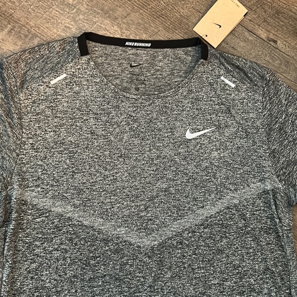 Nike Running T-Shirt - Picture 2 of 5